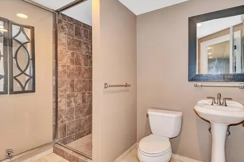 Bath - 2471 Girard Turn, Kankakee, IL 60901 photo 5 of 5
