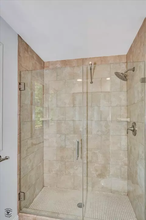 Bath - 2471 Girard Turn, Kankakee, IL 60901 photo 4 of 5