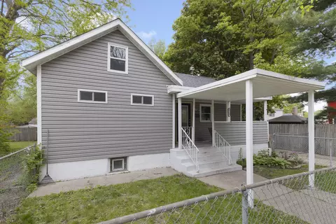 418 Adams St, Rockford, IL 61107