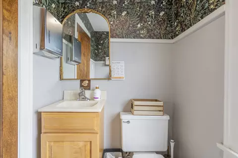 Bath - 4212 Joliet Ave, Lyons, IL 60534 photo 2 of 2