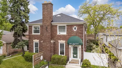 4212 Joliet Ave, Lyons, IL 60534