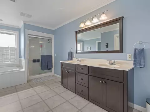 Bath - 1200 E James B Young Rd, Galva, IL 61434 photo 4 of 4