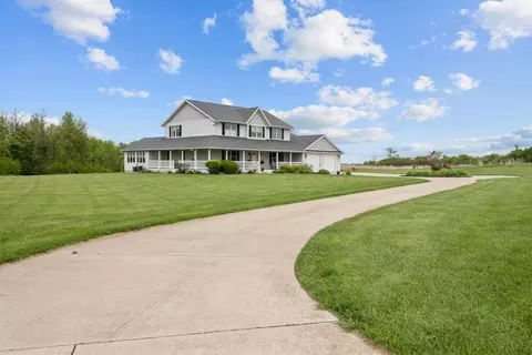 Exterior - 1200 E James B Young Rd, Galva, IL 61434 photo 24 of 29