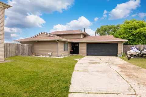 825 Copley Ln, Joliet, IL 60431