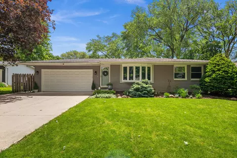 1515 Jewel Ave, Saint Charles, IL 60174