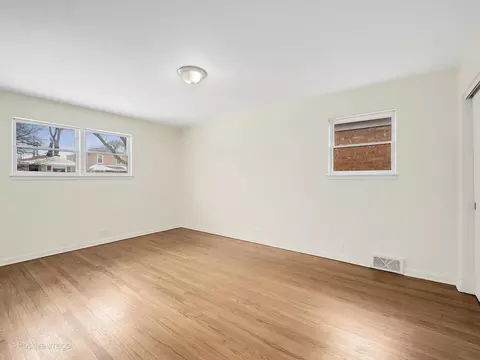 Bedroom - 7516 N California Ave, Chicago, IL 60645 photo 2 of 4