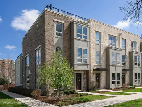 37 S Chestnut Ave, Arlington Heights, IL 60005