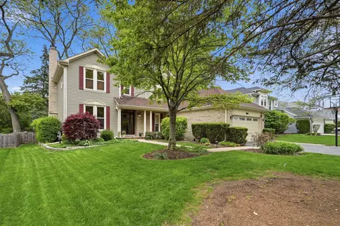 155 Southfield Dr, Vernon Hills, IL 60061