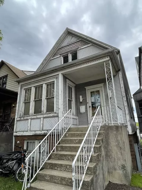 3248 N Richmond St, Chicago, IL 60618