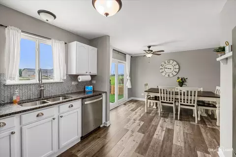 Kitchen - 352 Coneflower Dr, Minooka, IL 60447 photo 2 of 3