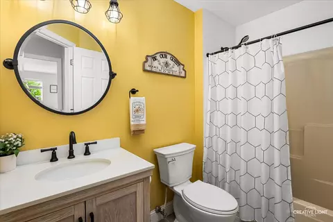 Bath - 352 Coneflower Dr, Minooka, IL 60447 photo 2 of 4