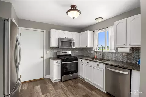 Kitchen - 352 Coneflower Dr, Minooka, IL 60447 photo 1 of 3