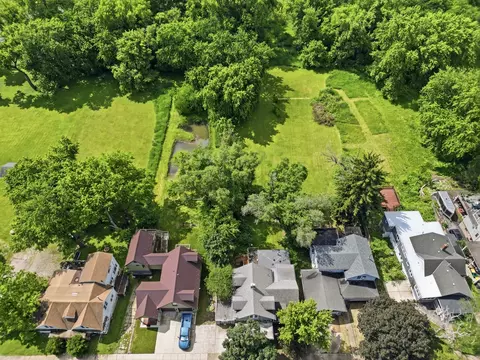 View/Area - 627 E Main St, Ottawa, IL 61350 photo 1 of 9