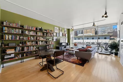 Living - 8 E Randolph St #1506, Chicago, IL 60601 photo 1 of 5