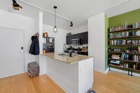 Kitchen - 8 E Randolph St #1506, Chicago, IL 60601 photo 2 of 4