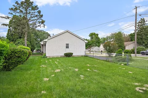 209 Beach Dr, Algonquin, IL 60102 photo 9