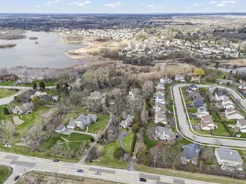 View/Area - 1205 E Bonner Rd, Wauconda, IL 60084 photo 2 of 14