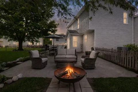 Exterior - 3203 Eagle Crest Rd, Bloomington, IL 61704 photo 12 of 13