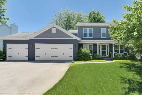 3203 Eagle Crest Rd, Bloomington, IL 61704
