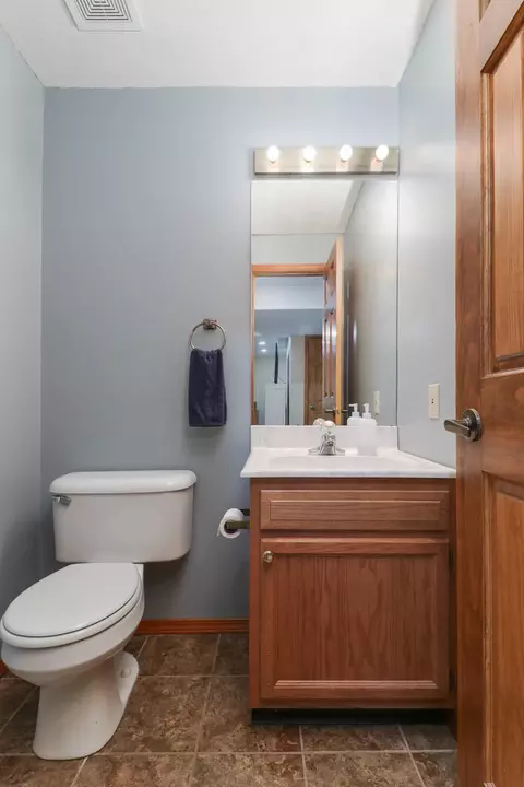 Bath - 3203 Eagle Crest Rd, Bloomington, IL 61704 photo 5 of 5