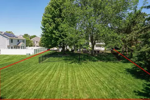 Exterior - 3203 Eagle Crest Rd, Bloomington, IL 61704 photo 6 of 13