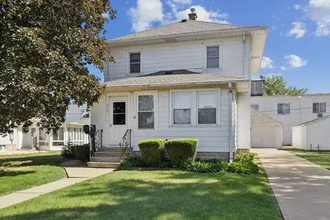 713 8th St, Dewitt, IA 52742
