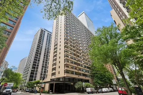 850 N Dewitt Pl #13H, Chicago, IL 60611