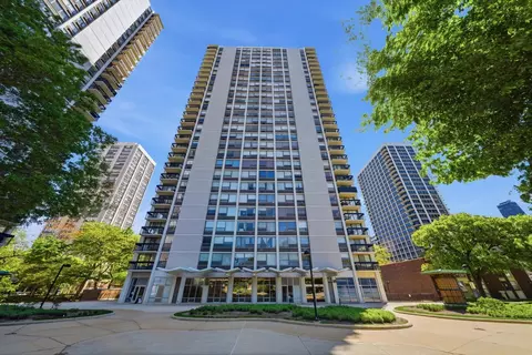 1455 N Sandburg Ter #1107B, Chicago, IL 60610