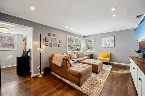 Living - 3107 Falcon Ct, Rolling Meadows, IL 60008 photo 3 of 3
