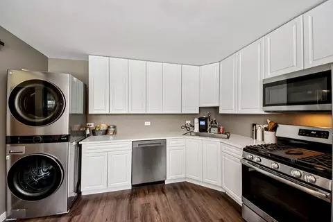 Kitchen - 3107 Falcon Ct, Rolling Meadows, IL 60008 photo 3 of 3