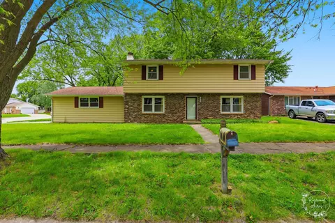 855 Stonewall Dr, Bourbonnais, IL 60914