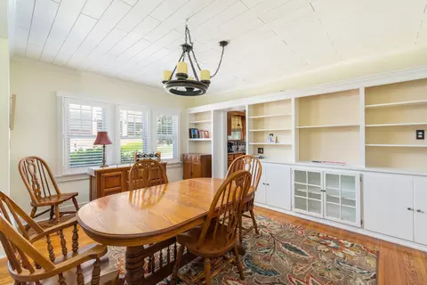 Dining - 1327 5th St, Peru, IL 61354 photo 1 of 1