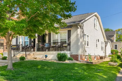 Exterior - 1327 5th St, Peru, IL 61354 photo 3 of 6