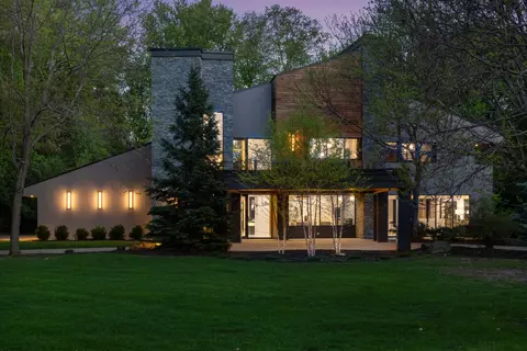 45 Clay Cliffe Dr, Tonka Bay, MN 55331