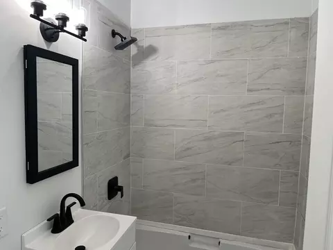 Bath - 3622 178th St, Lansing, IL 60438 photo 1 of 1