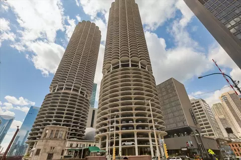 300 N State St #4326, Chicago, IL 60654