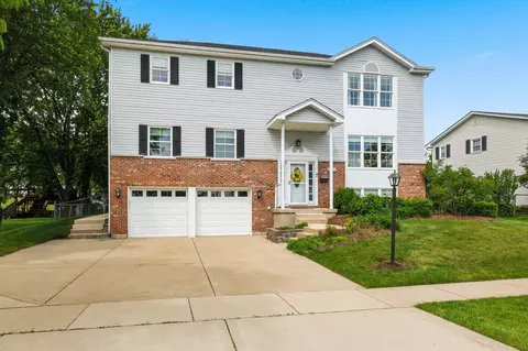 890 Norman Dr, Hoffman Estates, IL 60192