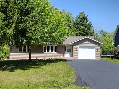 216 Bounty Dr NE, Poplar Grove, IL 61065