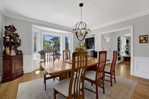 Dining - 3029 Simpson St, Evanston, IL 60201 photo 2 of 3