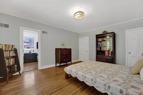 Bedroom - 3029 Simpson St, Evanston, IL 60201 photo 2 of 7