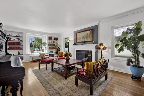 Living - 3029 Simpson St, Evanston, IL 60201 photo 1 of 6