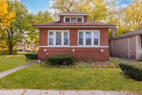 8129 S Cornell Ave, Chicago, IL 60617