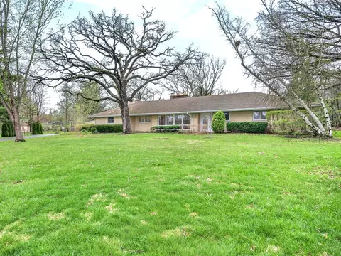 3273 Merrimac Ln, Long Grove, IL 60047