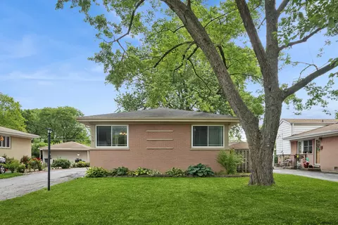 1159 S Mitchell Ave, Arlington Heights, IL 60005