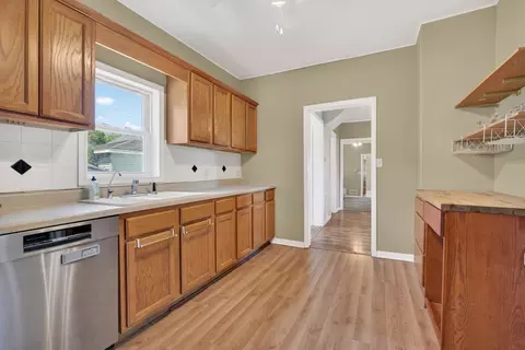 Kitchen - 111 Buchanan St, Morris, IL 60450 photo 2 of 3