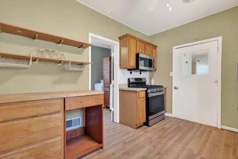 Entry Way - 111 Buchanan St, Morris, IL 60450 photo 2 of 3