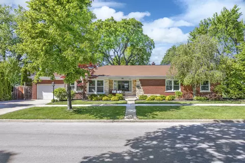 100 N Eastwood Ave, Mount Prospect, IL 60056