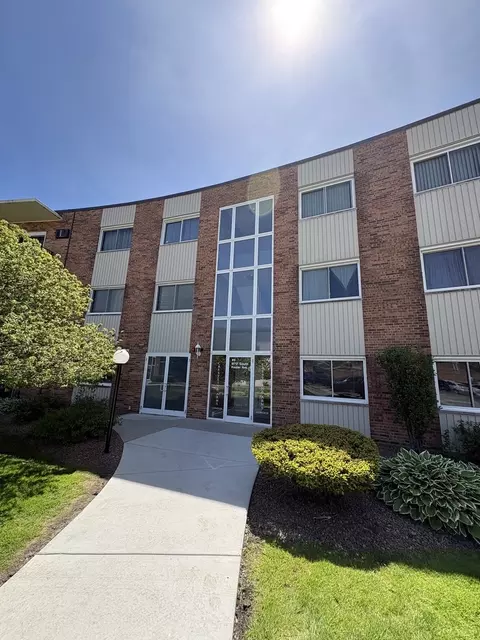 9717 S Keeler Ave #110, Oak Lawn, IL 60453