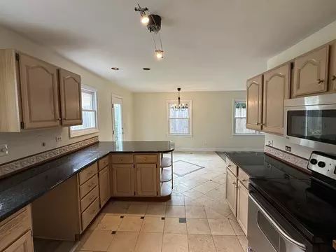 Kitchen - 117 Elm St, Wheaton, IL 60189 photo 1 of 1