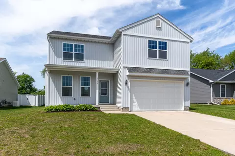 1120 Eagles Crest Dr, Davenport, IA 52804